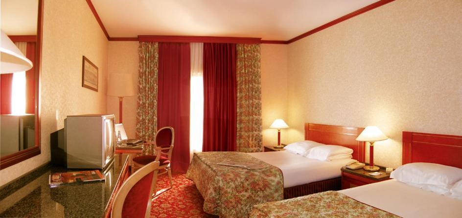 Hotel Russott 4*