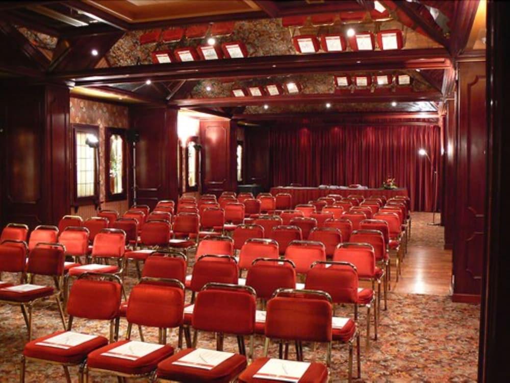 Russott Hotel 4*