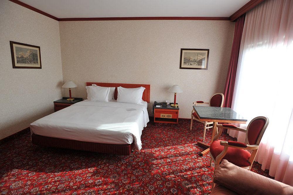 Russott 4* Mestre